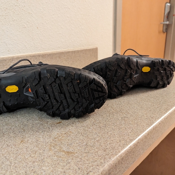 Size 12 Mammut hiking/approach shoes - Picture 2 of 3